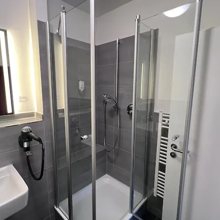 Hotel Damme מלון