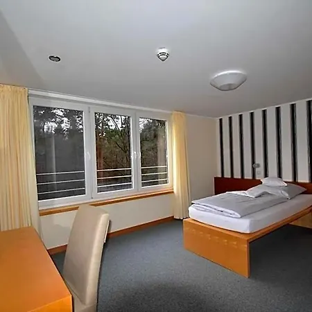 Hotel Damme מלון